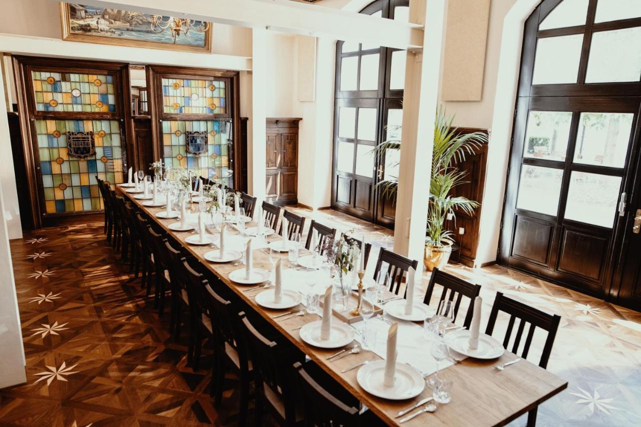 Hotel Schierlinger Braeustueberl Extérieur photo