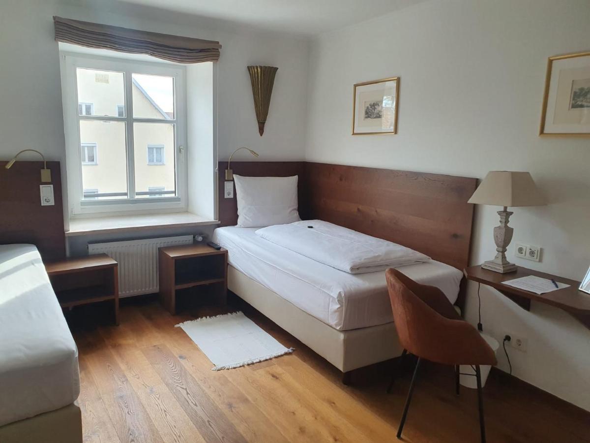 Hotel Schierlinger Braeustueberl Extérieur photo