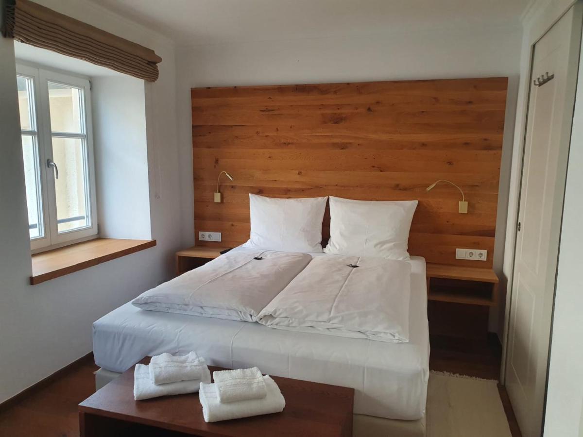 Hotel Schierlinger Braeustueberl Extérieur photo